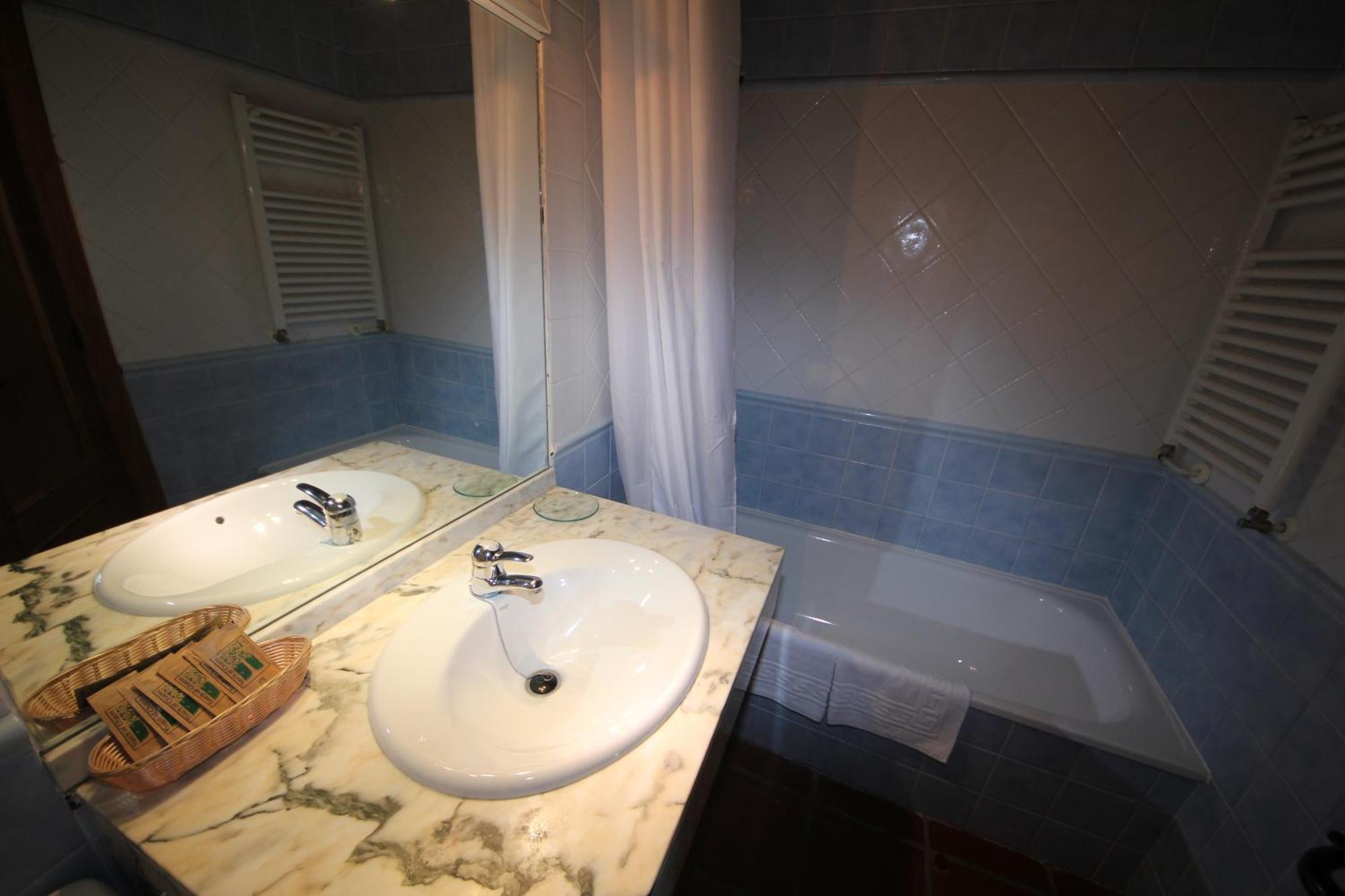 La Hospederia Del Silencio Aparthotel Robledillo de la Vera Δωμάτιο φωτογραφία